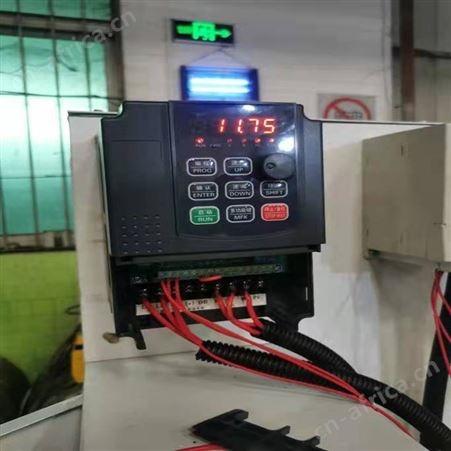 1.5/2.2/7.5/15/18.5/22/30KW变频器正控三相380V电机调速变频器