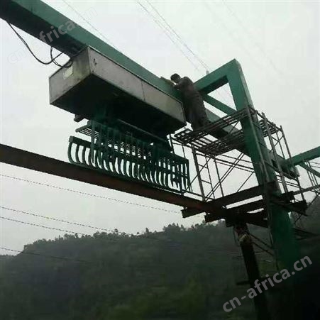 液压抓斗式清污机