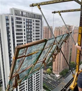 搬运家具吊装实木大班桌上楼 起吊大件空调外机上楼顶 快速有保障